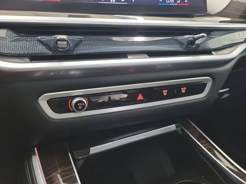Used 2025 BMW X5 xDrive50e image 30