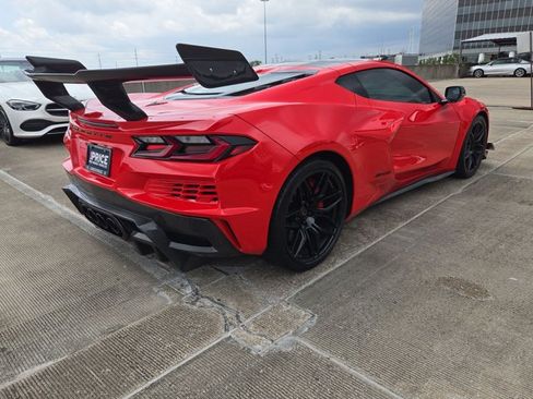 Used 2024 Chevrolet Corvette Z06 w/ Stealth Interior Trim Package RWD image 5