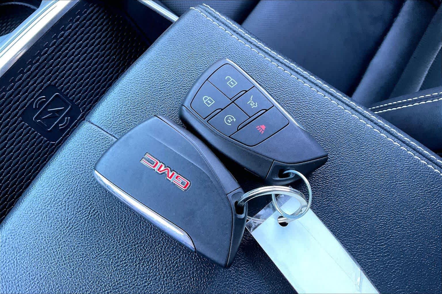 Used 2026 GMC Terrain Elevation w/ Elevation Premium Package FWD image 14