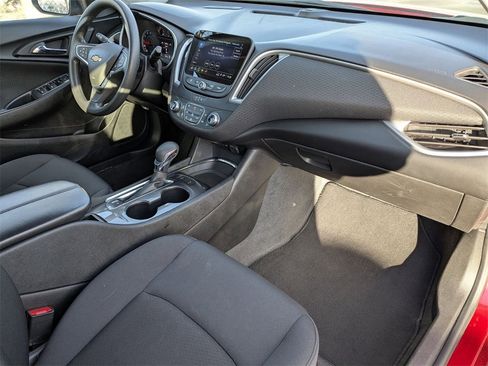Used 2024 Chevrolet Malibu LT image 37