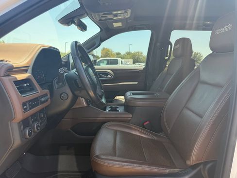 Used 2021 Chevrolet Tahoe High Country w/ Premium Package RWD image 6
