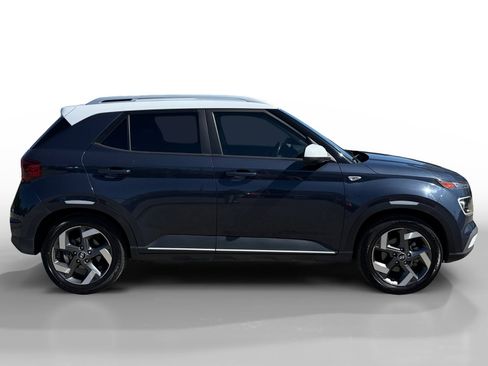 Certified 2023 Hyundai Venue Limited FWD image 6