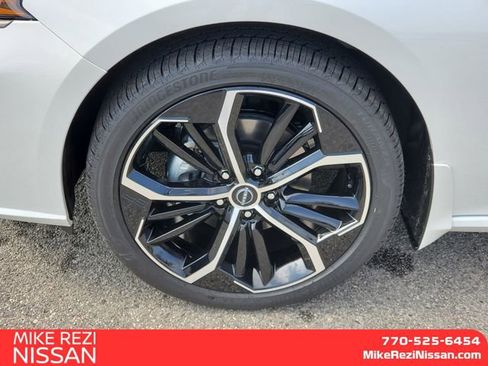 New 2025 Nissan Altima 2.5 SR w/ SR Premium Package image 7