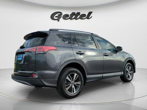 Used 2018 Toyota RAV4 XLE FWD image 5