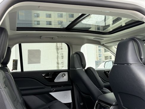 New 2026 Lincoln Aviator Reserve image 7