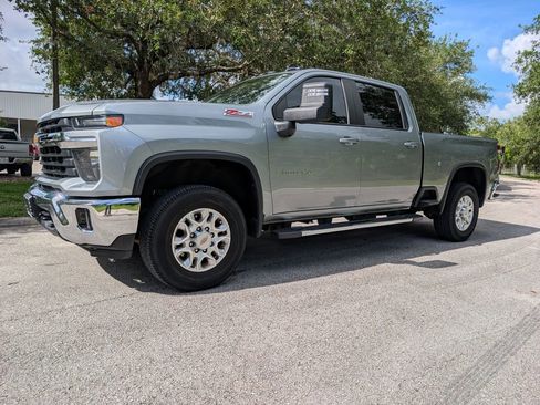 Used 2024 Chevrolet Silverado 2500 LT w/ All Star Edition AWD/4WD image 3