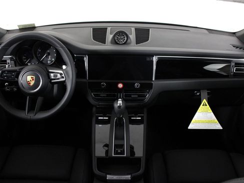 New 2026 Porsche Macan image 11
