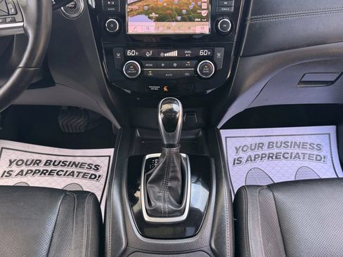 Used 2018 Nissan Rogue SL w/ Premium Package AWD/4WD image 31