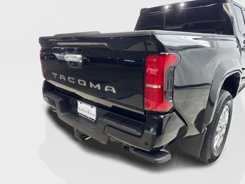 Used 2025 Toyota Tacoma Limited AWD/4WD image 18