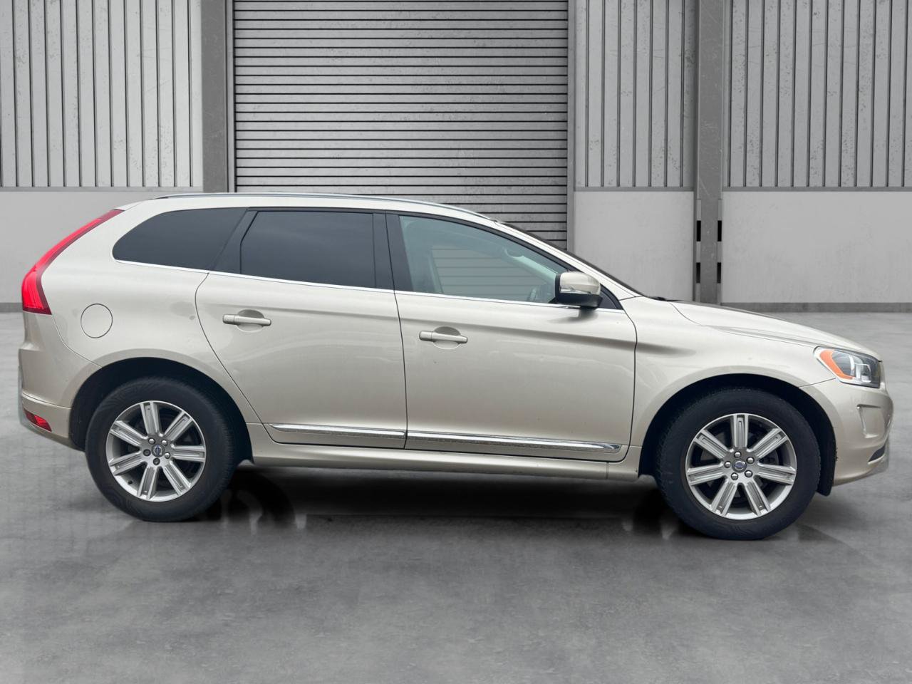 Used 2017 Volvo XC60 T5 Inscription AWD/4WD image 30
