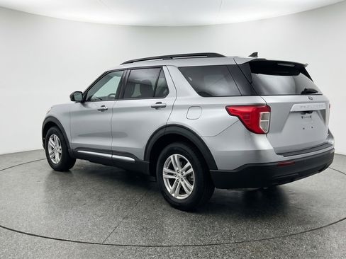 Used 2024 Ford Explorer XLT w/ Equipment Group 202A image 6