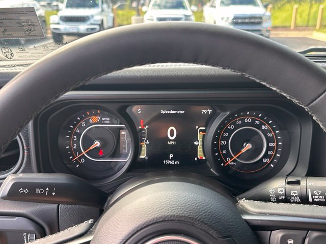Used 2025 Jeep Wrangler Unlimited Rubicon AWD/4WD image 24