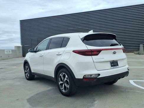 Used 2021 Kia Sportage LX image 4