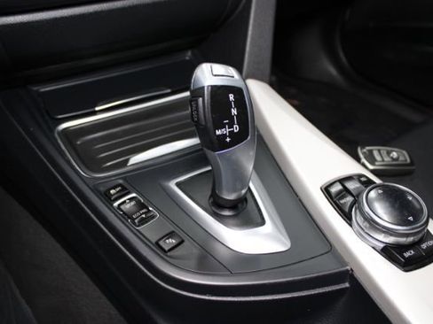 Used 2014 BMW 320i xDrive Sedan image 13