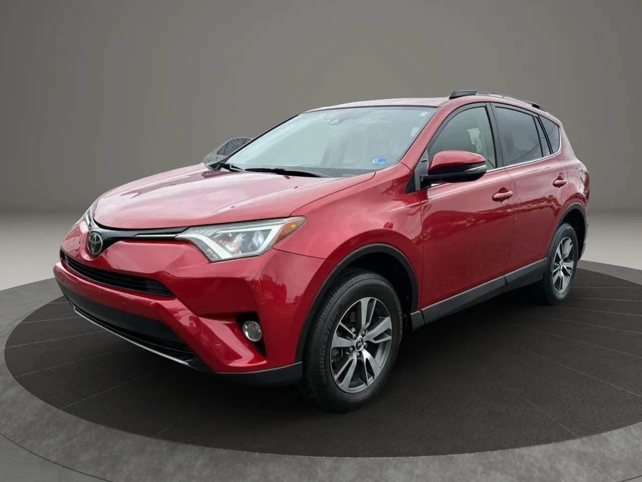 Used 2017 Toyota RAV4 XLE FWD image 7
