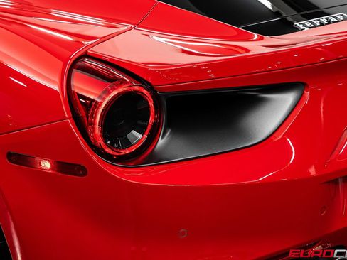 Used 2019 Ferrari 488 GTB RWD image 21