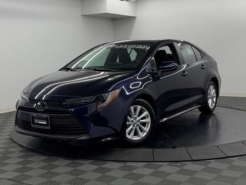 Used 2026 Toyota Corolla LE w/ LE Premium Package FWD image 3