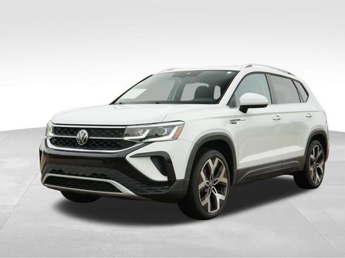 Used 2022 Volkswagen Taos SEL image 3