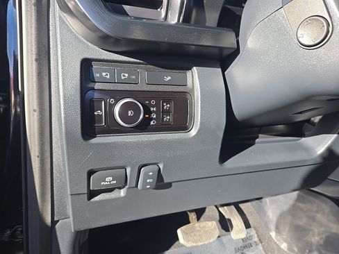 Used 2023 Ford F350 Lariat w/ Sport Appearance Package image 14