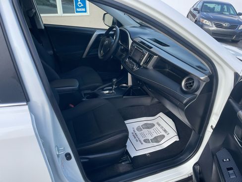 Used 2014 Toyota RAV4 XLE image 27