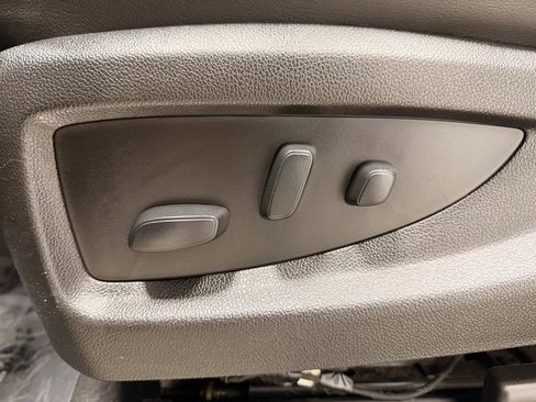 Used 2019 GMC Yukon XL Denali image 26