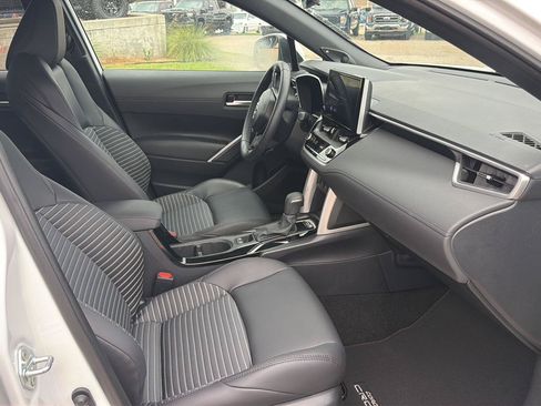 Used 2024 Toyota Corolla Cross AWD Hybrid w/ Convenience Package image 18