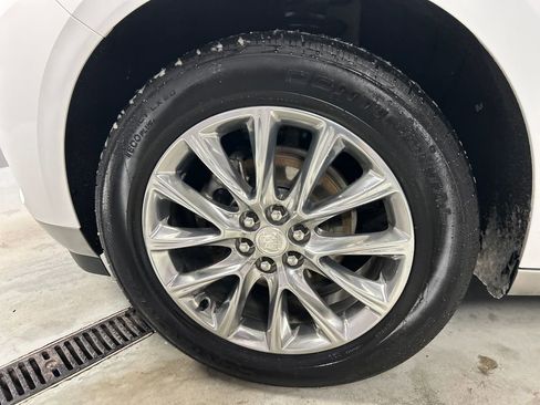 Used 2020 Buick Enclave Premium w/ Sun and Sites Package FWD image 9