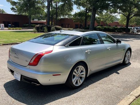 Used 2019 Jaguar XJ AWD image 5