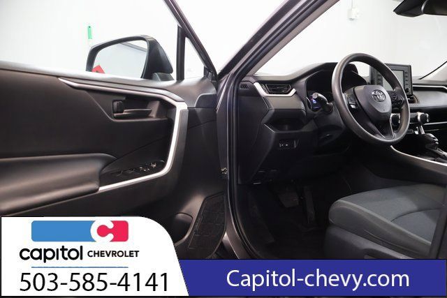 Used 2022 Toyota RAV4 LE AWD/4WD image 10