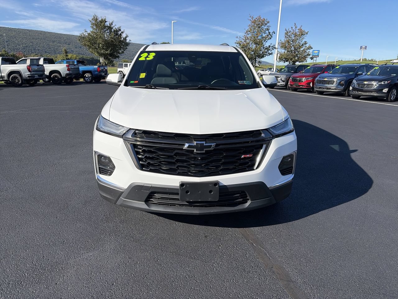 Used 2023 Chevrolet Traverse RS AWD/4WD image 2