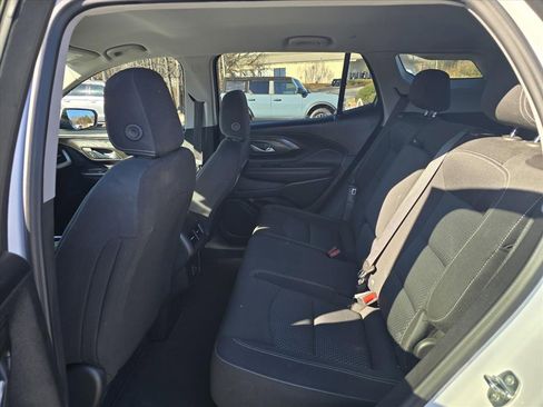Used 2023 GMC Terrain SLE w/ Driver Convenience Package image 12