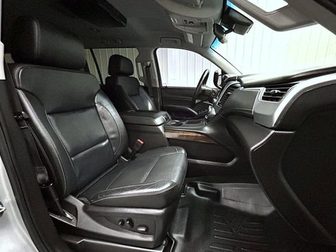 Used 2018 Chevrolet Suburban LT image 15