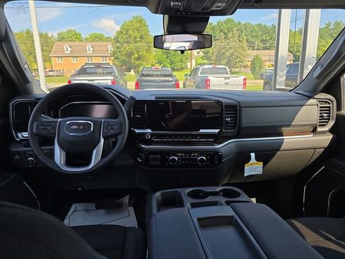New 2025 GMC Sierra 1500 Elevation image 11