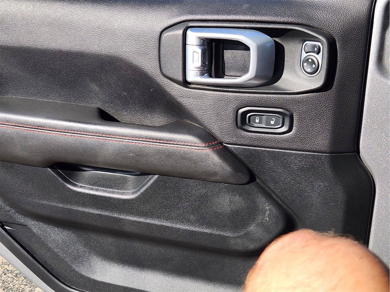 Used 2021 Jeep Wrangler Unlimited Rubicon AWD/4WD image 25