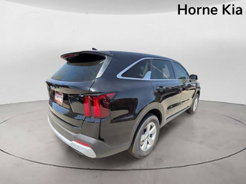 New 2026 Kia Sorento LX FWD image 4