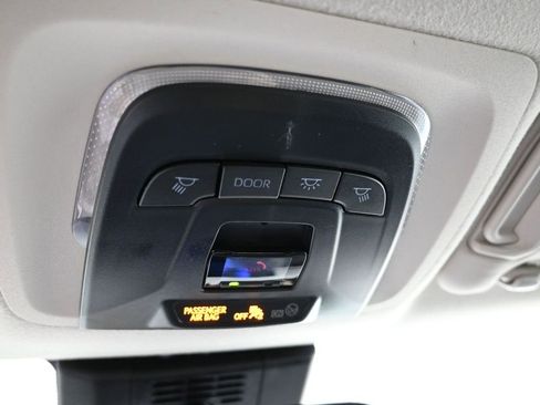 Used 2023 Toyota Corolla LE image 21