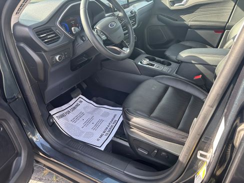 Used 2022 Ford Escape SEL w/ Technology Package image 11