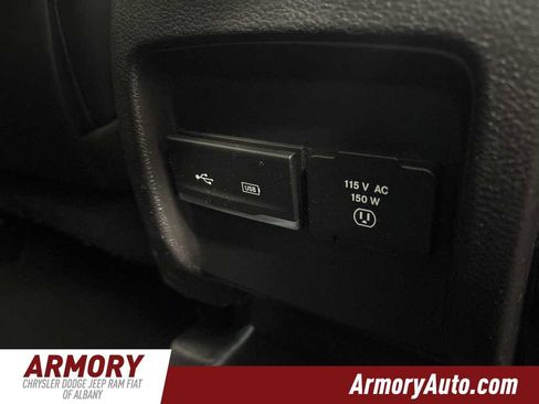 Used 2019 Jeep Cherokee Limited image 38