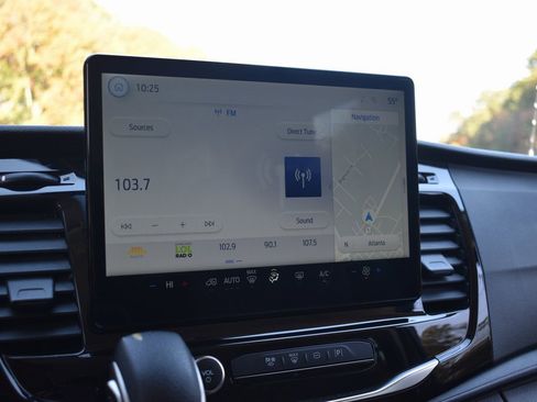 Used 2023 Ford Transit 350 XLT image 18