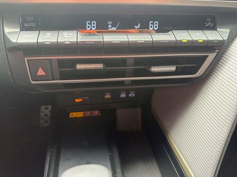 Used 2026 Toyota Camry SE FWD image 12