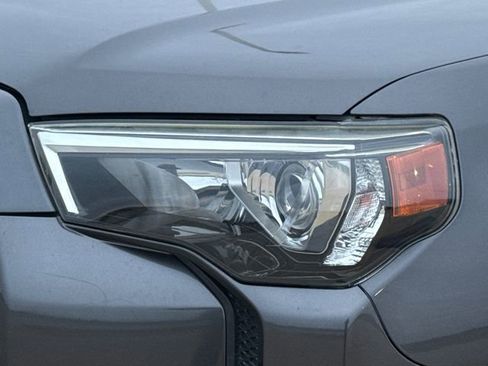 Used 2018 Toyota 4Runner SR5 image 4