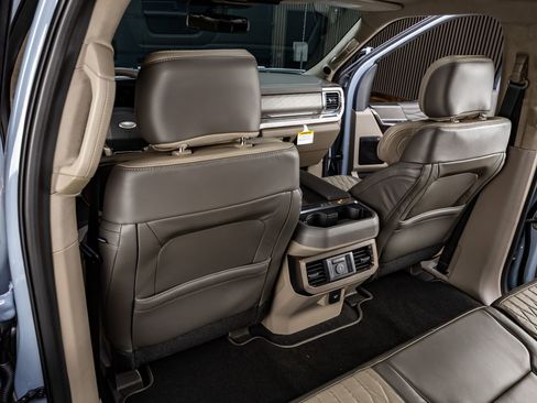 Used 2026 Ford F450 Platinum image 34