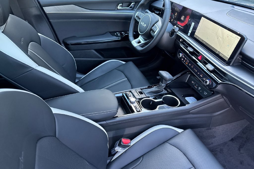 New 2027 Kia K5 GT-Line FWD image 16
