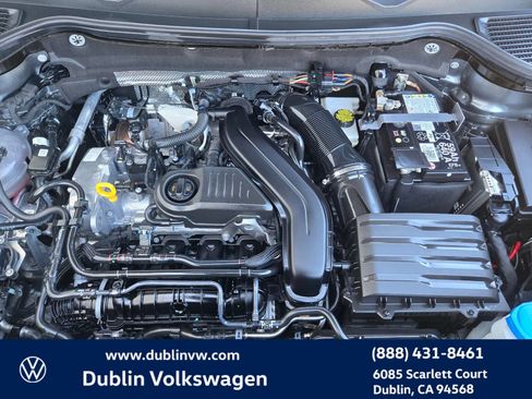 Certified 2025 Volkswagen Taos SE w/ Panoramic Sunroof Package FWD image 25