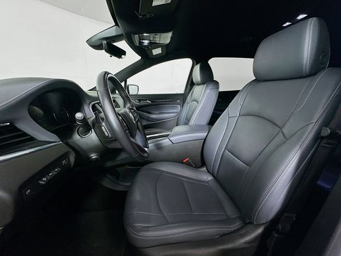 Used 2024 Buick Enclave Premium image 13