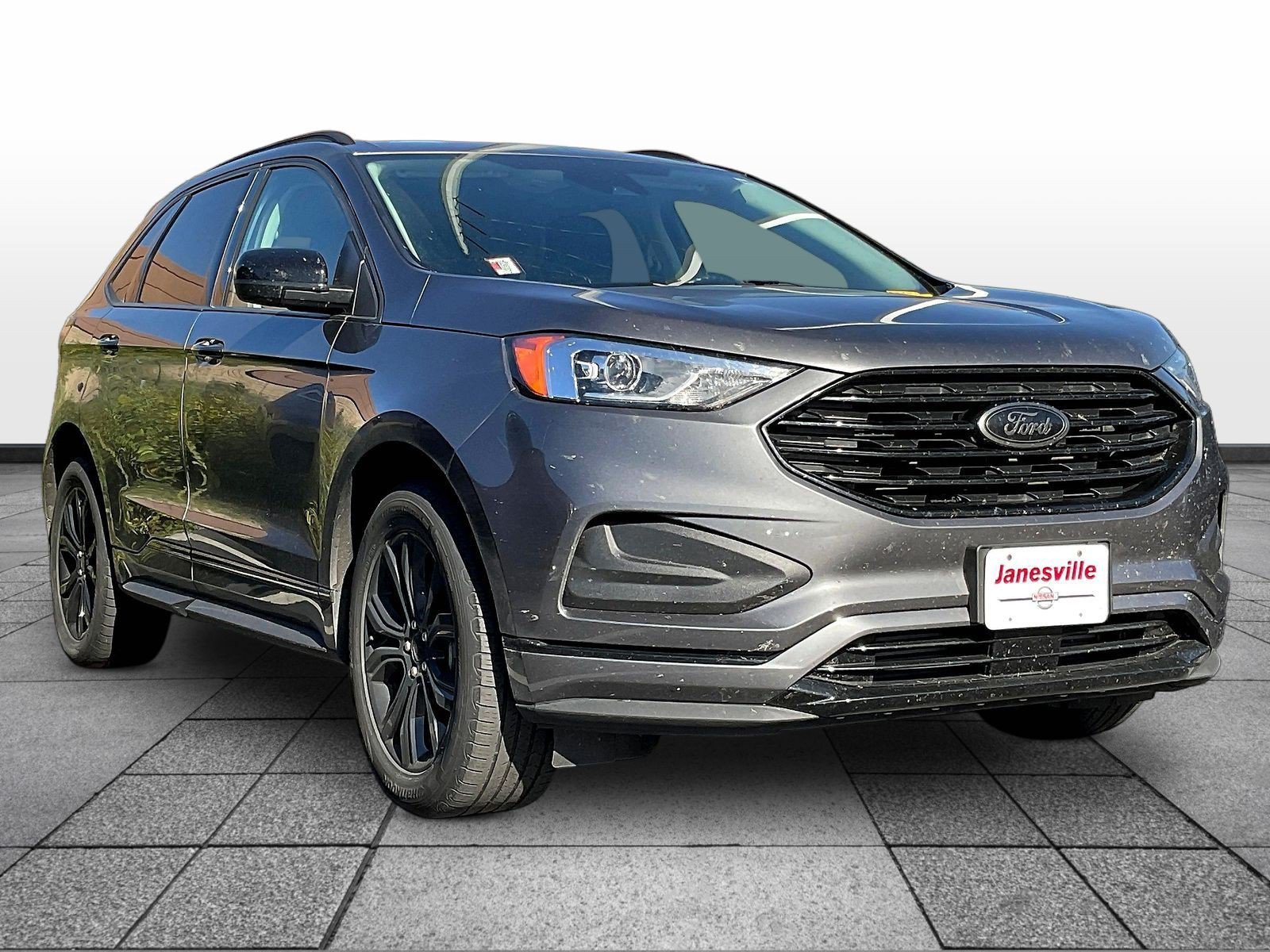 Used 2022 Ford Edge SE w/ Black Appearance Package AWD/4WD image 1