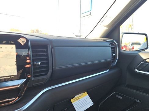 New 2026 GMC Sierra 1500 SLT image 35