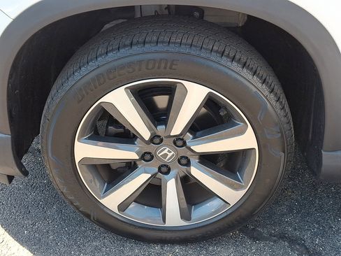 Certified 2023 Honda Pilot Touring image 28