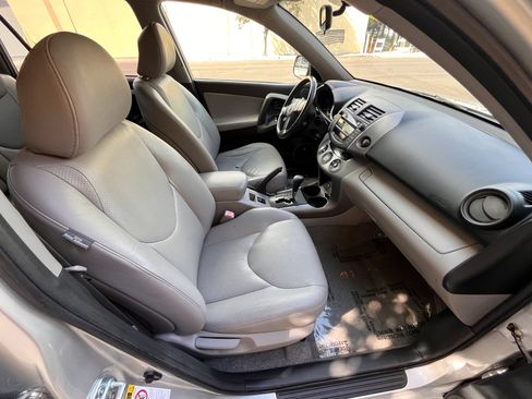 Used 2006 Toyota RAV4 Limited FWD image 10