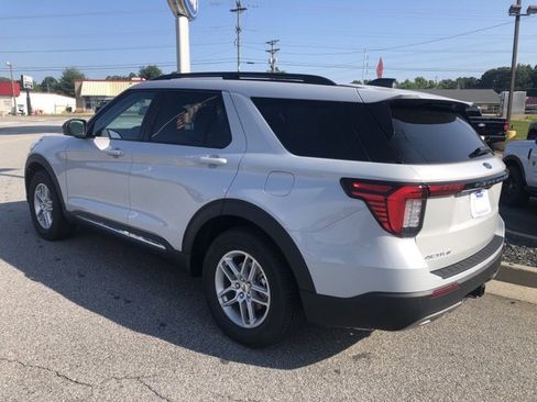 New 2025 Ford Explorer Active w/ Active Comfort Package image 6